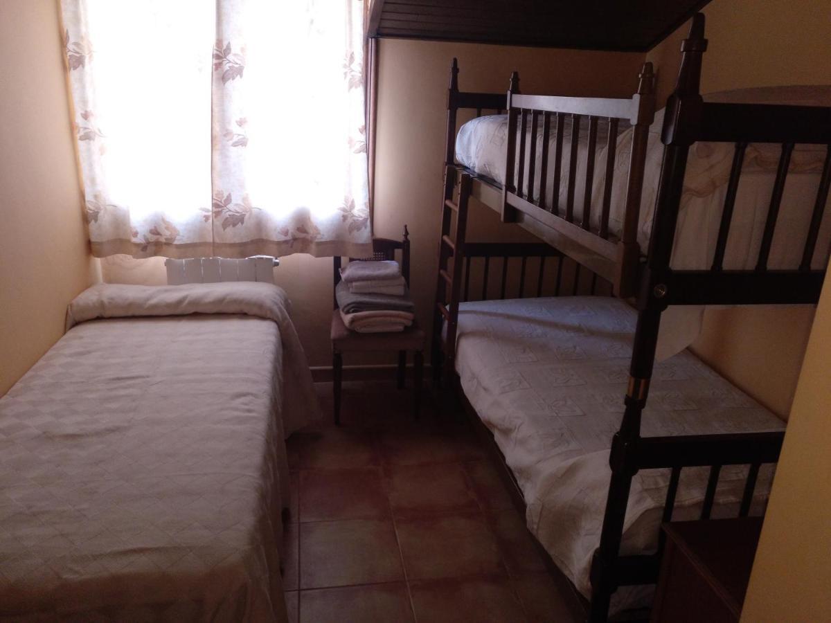 Villarroya de los Pinares Casa Rural Amador מראה חיצוני תמונה